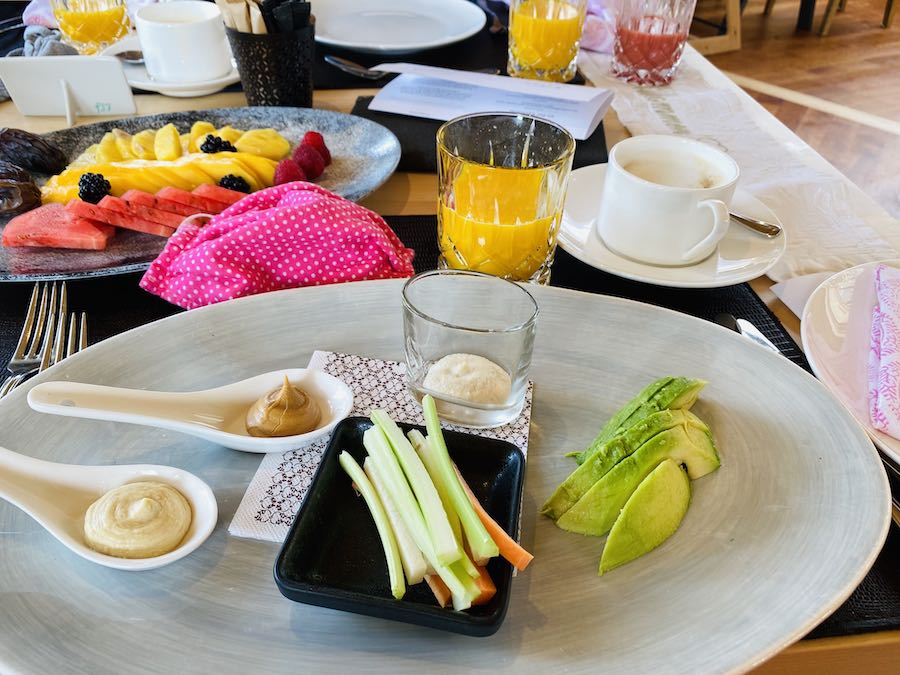 Frühstück à-la-carte und mit Maske nach Corona
