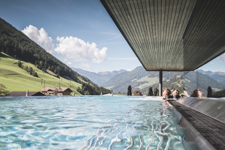 Neues Wellnesshotel: AMONTI & LUNARIS Wellnessresort | Ahrntal