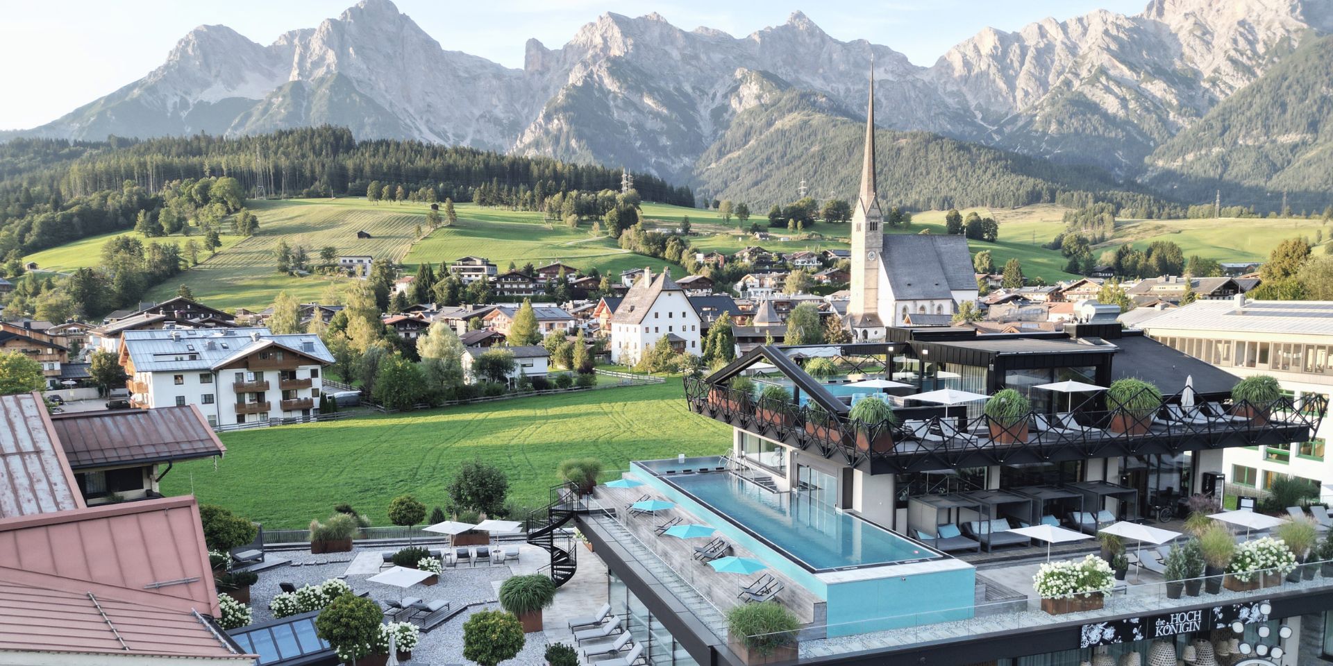 die HOCHKÖNIGIN ****S | Bild 1